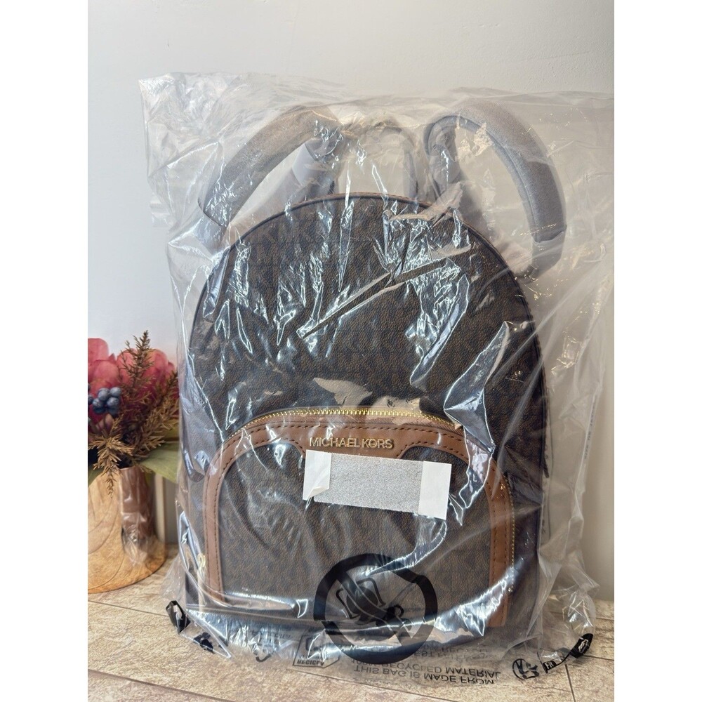NWT MICHAEL KORS BACKPACK - Picture 13 of 16